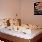 בית הארחה Gaestehaus Dorfbaeckerei טוקס
